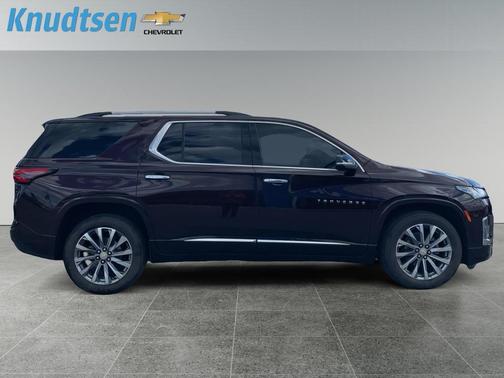 Black Cherry Metallic 2023 Chevrolet Traverse Premier