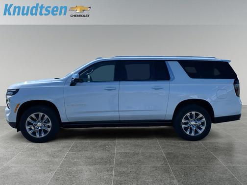 Polar White Tricoat 2026 Chevrolet Suburban Premier