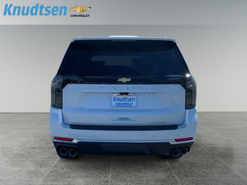 Polar White Tricoat 2026 Chevrolet Suburban Premier