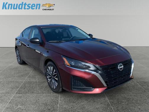 Garnet Pearl Metallic 2024 Nissan Altima 2.5 SV