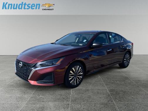 Garnet Pearl Metallic 2024 Nissan Altima 2.5 SV