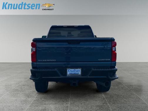 Lakeshore Blue Metallic 2026 Chevrolet Silverado 2500 Custom