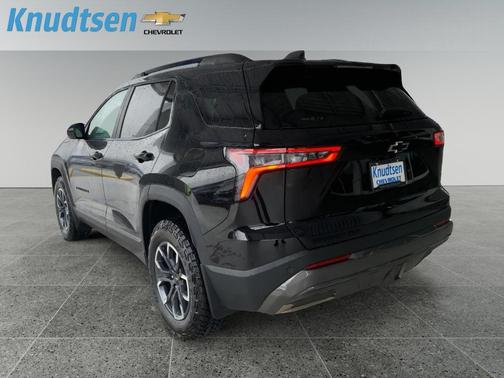 Mosaic Black Metallic 2026 Chevrolet Equinox AWD ACTIV