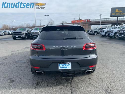 2018 Porsche Macan Base