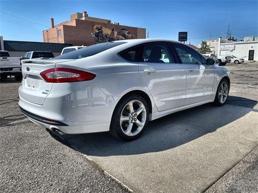 2016 Ford Fusion SE