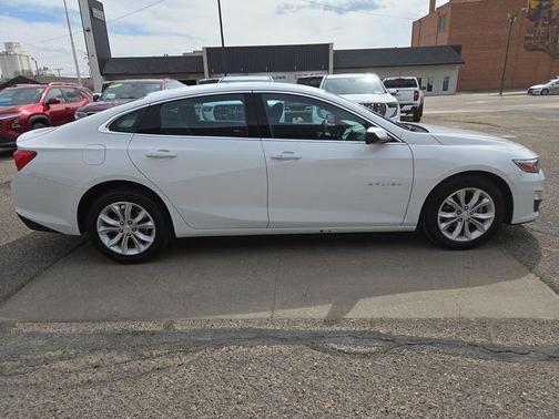 Summit White 2025 Chevrolet Malibu LT