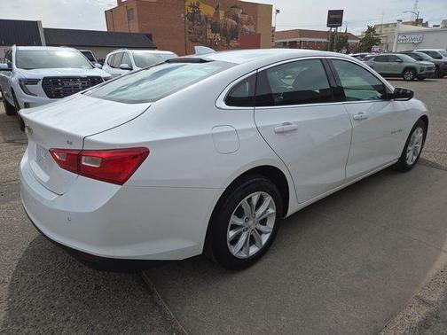 Summit White 2025 Chevrolet Malibu LT