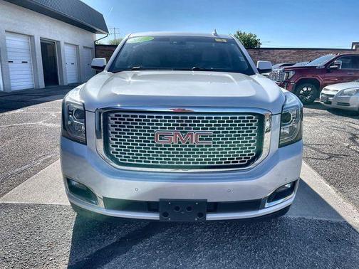 White Frost Tri-Coat 2017 GMC Yukon XL Denali
