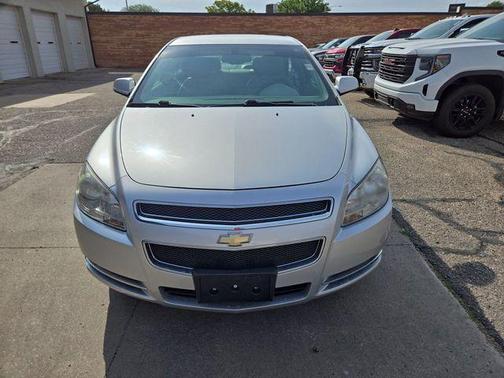 Silver Ice Metallic 2010 Chevrolet Malibu 2LT