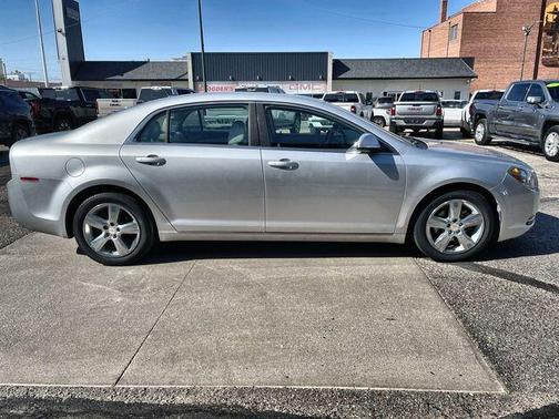 Silver Ice Metallic 2010 Chevrolet Malibu 2LT