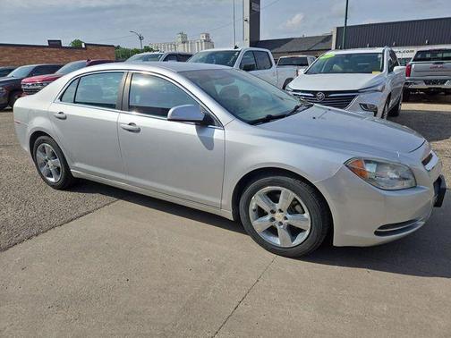Silver Ice Metallic 2010 Chevrolet Malibu 2LT