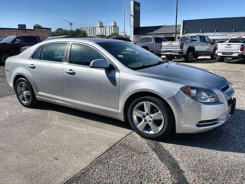 Silver Ice Metallic 2010 Chevrolet Malibu 2LT