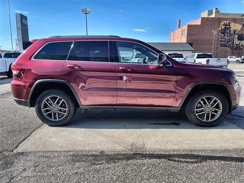2020 Jeep Grand Cherokee Laredo