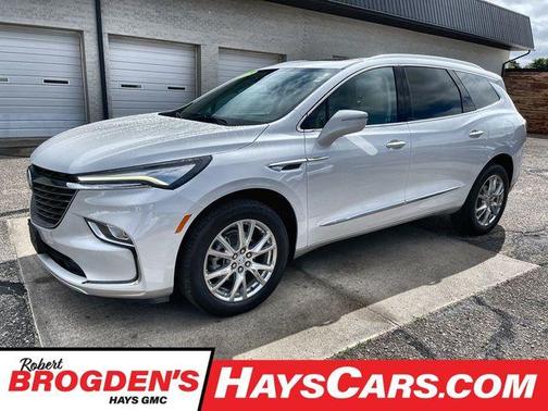 White Frost Tri-Coat 2023 Buick Enclave Essence