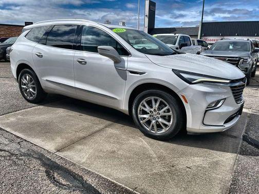 White Frost Tri-Coat 2023 Buick Enclave Essence