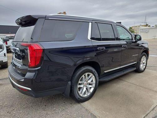 Midnight Blue Metallic 2022 GMC Yukon SLT