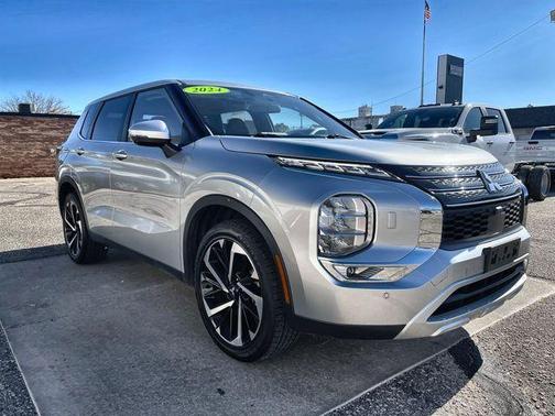 2024 Mitsubishi Outlander SE Black Edition