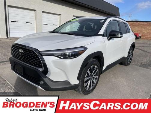 2025 Toyota Corolla Cross XLE