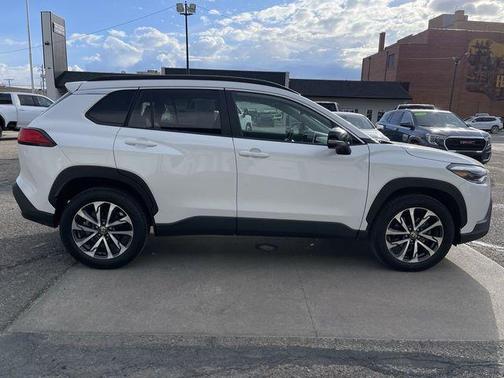 2025 Toyota Corolla Cross XLE