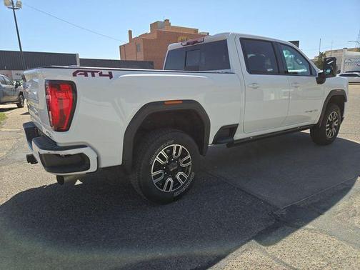 Summit White 2023 GMC Sierra 2500 AT4