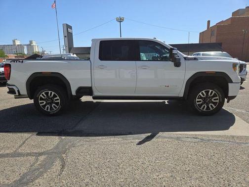 Summit White 2023 GMC Sierra 2500 AT4