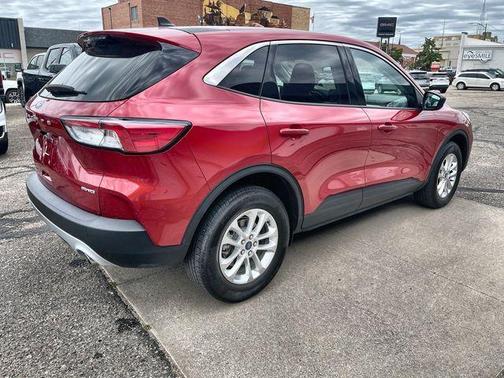 Red Metallic 2022 Ford Escape SE