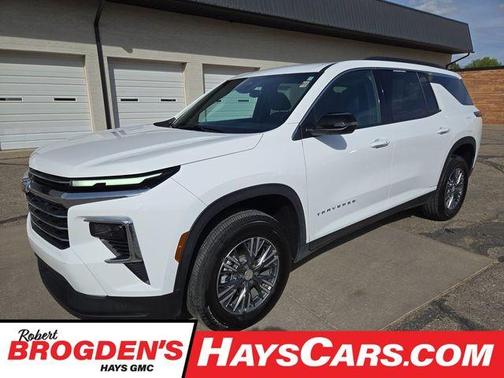 Summit White 2026 Chevrolet Traverse LT