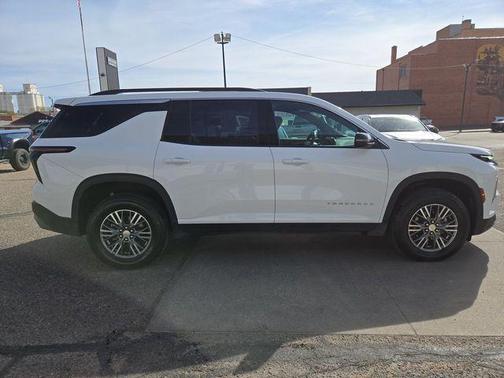 Summit White 2026 Chevrolet Traverse LT