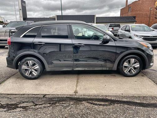 Aurora Black 2020 Kia Niro LXS