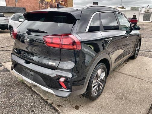 Aurora Black 2020 Kia Niro LXS