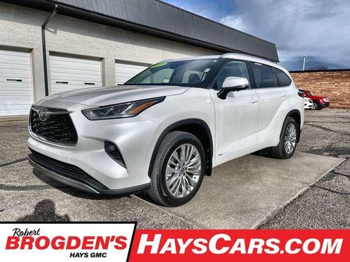 2025 Toyota Highlander Hybrid Platinum