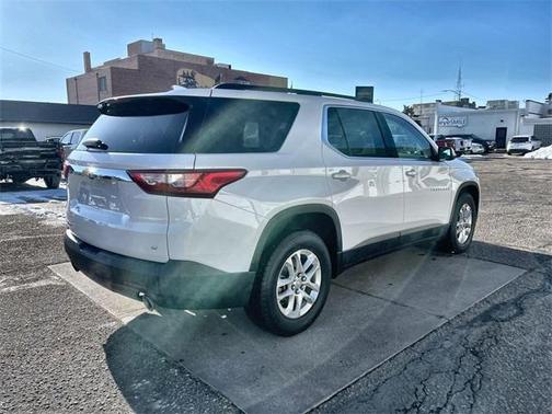 2021 Chevrolet Traverse LT Cloth