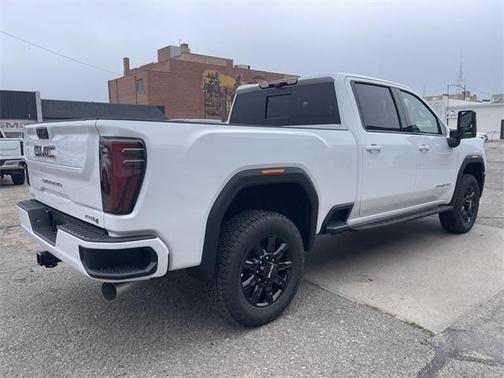 2025 GMC Sierra 2500 AT4