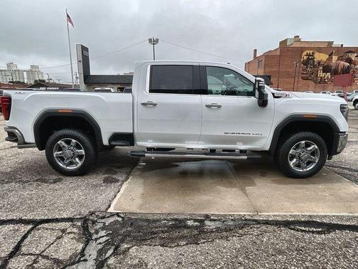 Summit White 2025 GMC Sierra 2500 SLT