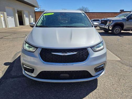 2023 Chrysler Pacifica Touring-L