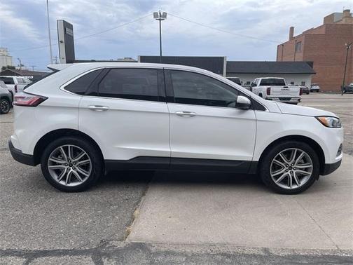 2023 Ford Edge Titanium