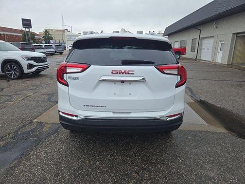 Summit White 2024 GMC Terrain SLT