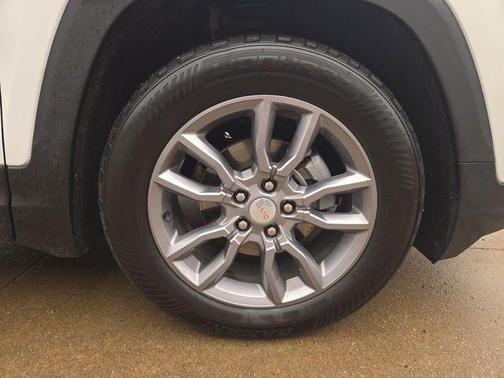 Summit White 2024 GMC Terrain SLT
