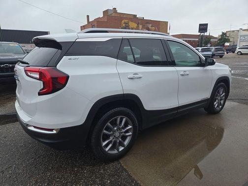 Summit White 2024 GMC Terrain SLT