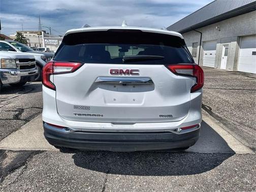 2023 GMC Terrain SLT