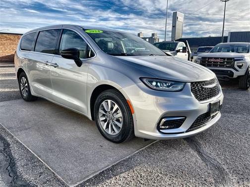 2024 Chrysler Pacifica Hybrid Select