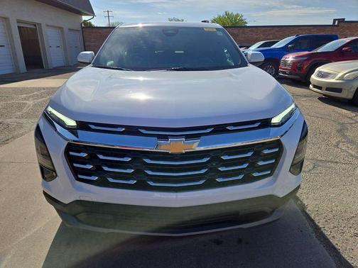 Summit White 2026 Chevrolet Equinox LT