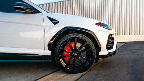 2022 Lamborghini Urus 