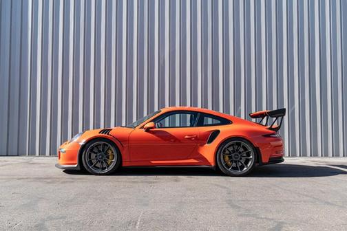 Orange 2016 Porsche 911 GT3 RS