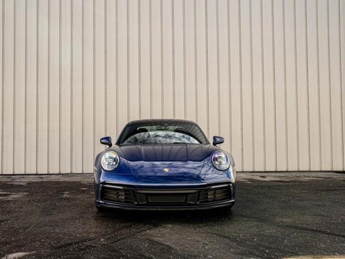 2021 Porsche 911 Carrera