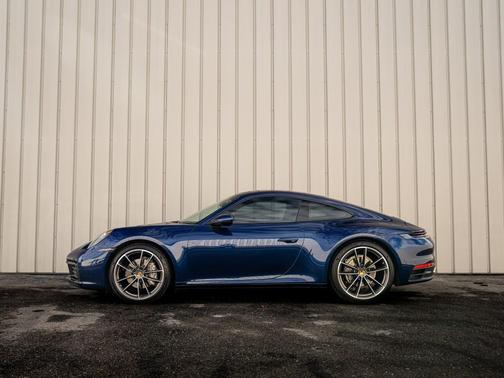 2021 Porsche 911 Carrera