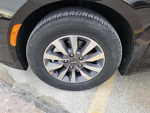 2025 Chrysler Pacifica Hybrid Select