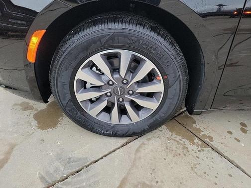 2025 Chrysler Pacifica Hybrid Select