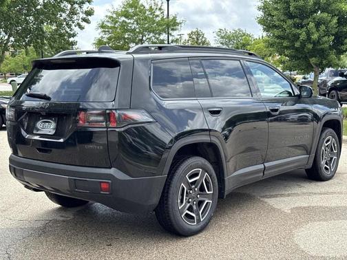 Diamond Black 2026 Jeep Cherokee LAREDO/LIMITED