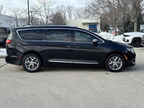 2017 Chrysler Pacifica Limited
